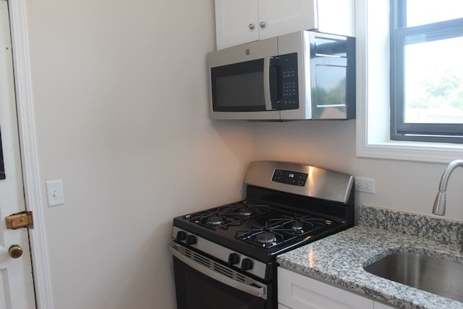 Chicago Apartment: 5643-49 N. Washtenaw Ave.