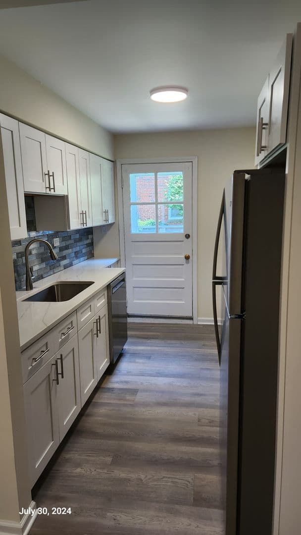 Evanston Apartment: 2620 Central St.