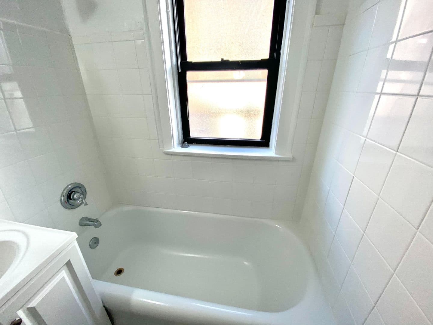 Chicago Apartment: 2554-68 W. Estes Ave.