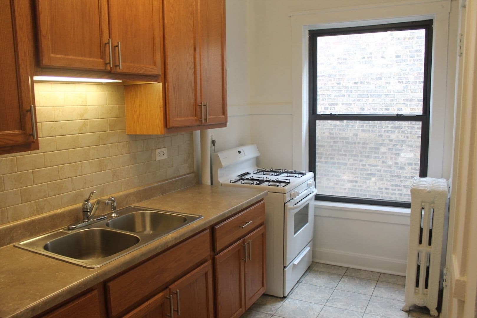 Evanston Apartment: 513 Main Street #3