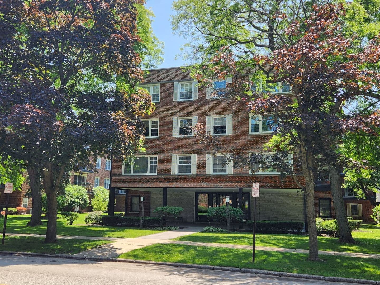 Evanston Apartment: 2620 Central St.