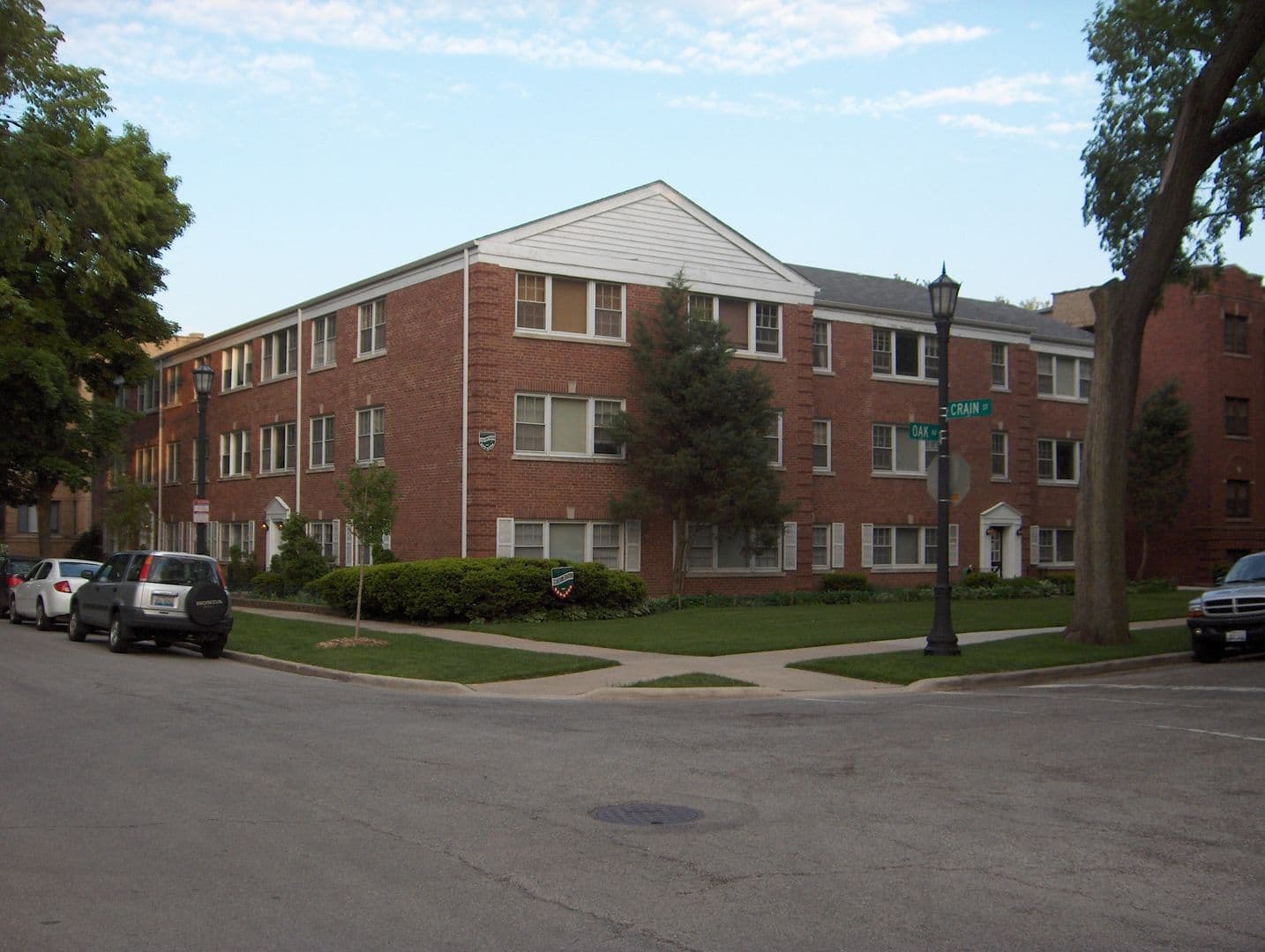 Evanston Apartment: 1008-12 Crain St.