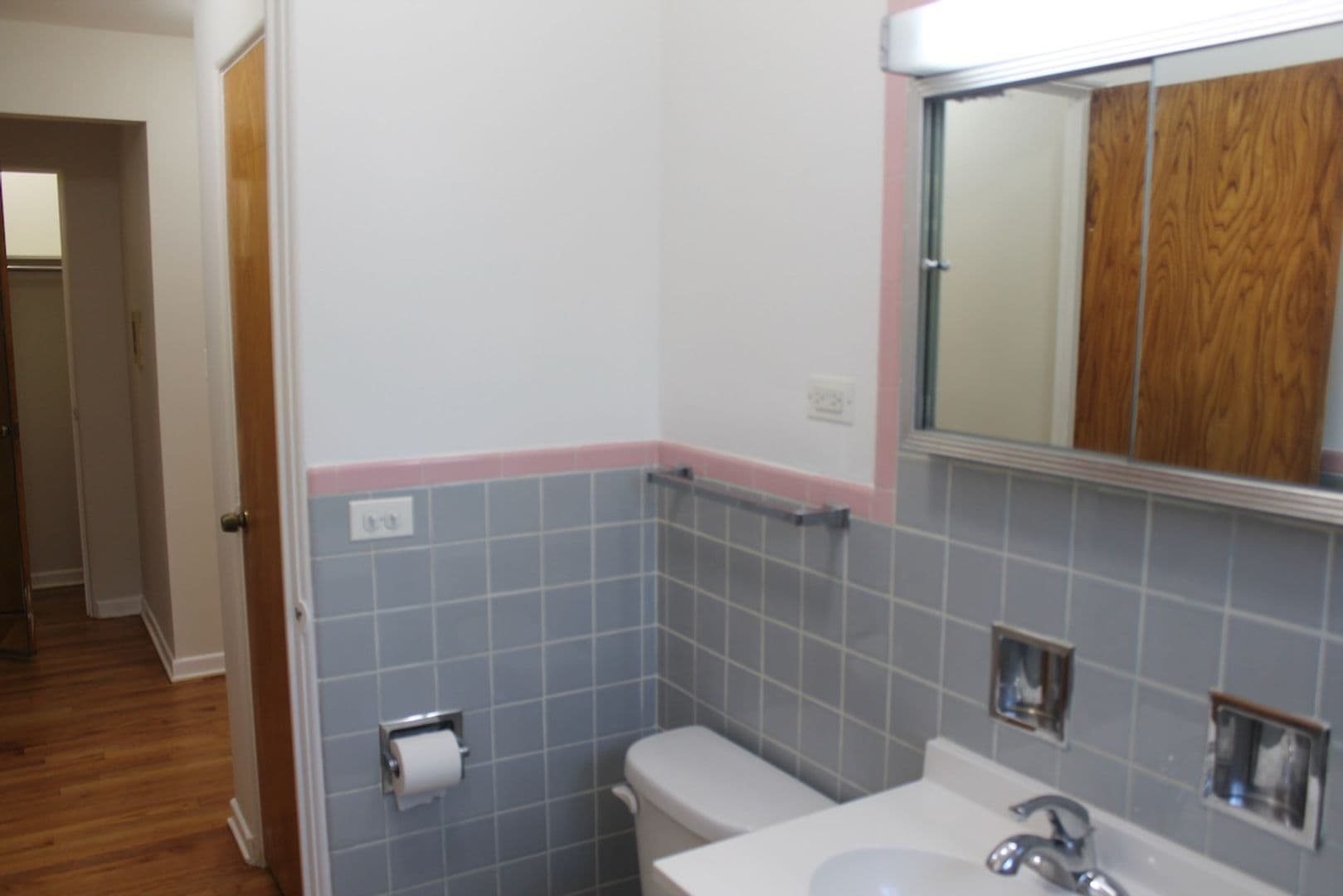 Evanston Apartment: 1507-25 Howard Street