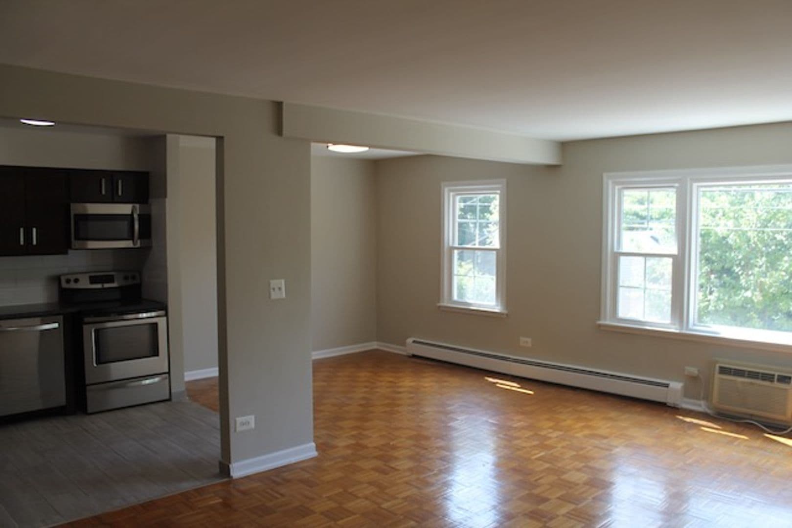 Evanston Apartment: 2620 Central St.