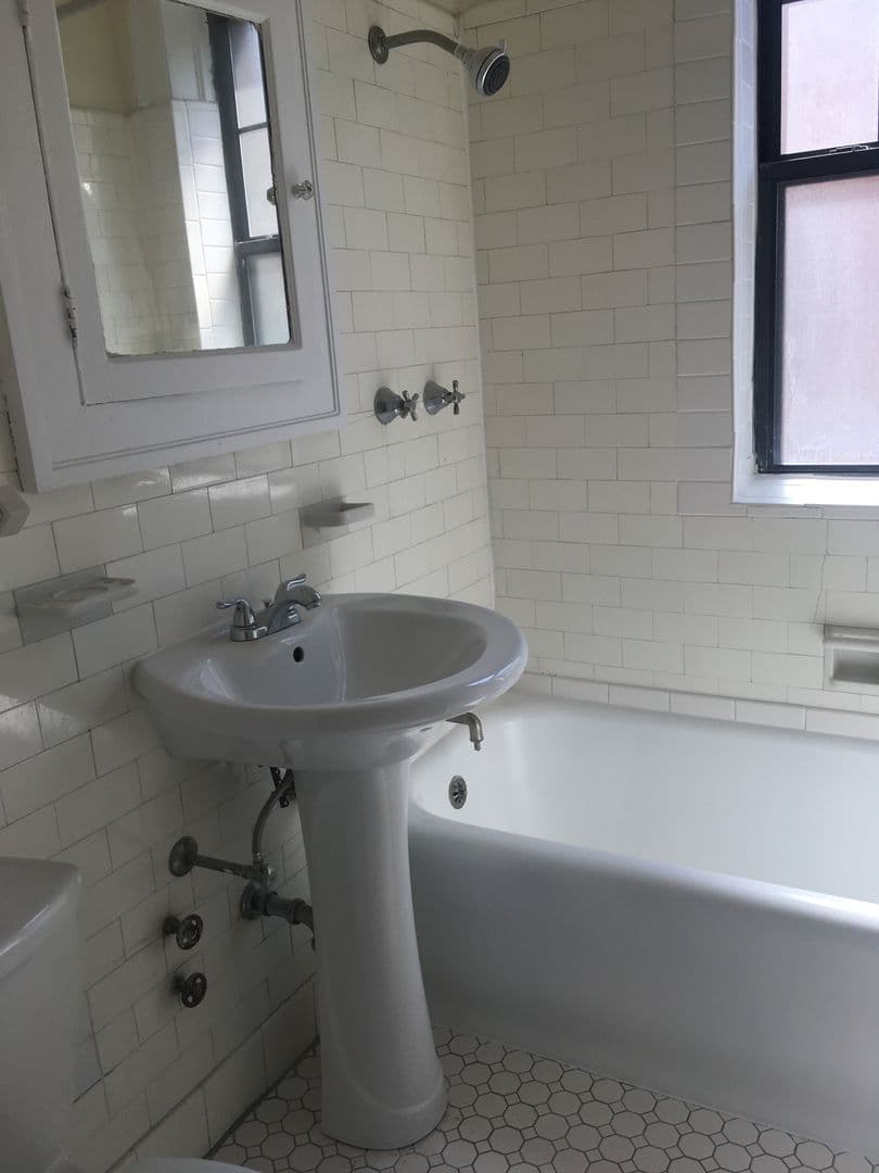 Chicago Apartment: 1417-39 W. Sherwin Ave.