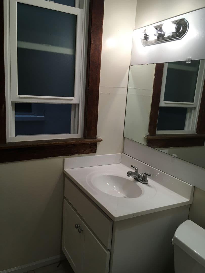 Evanston Apartment: 618-20 Clark Street