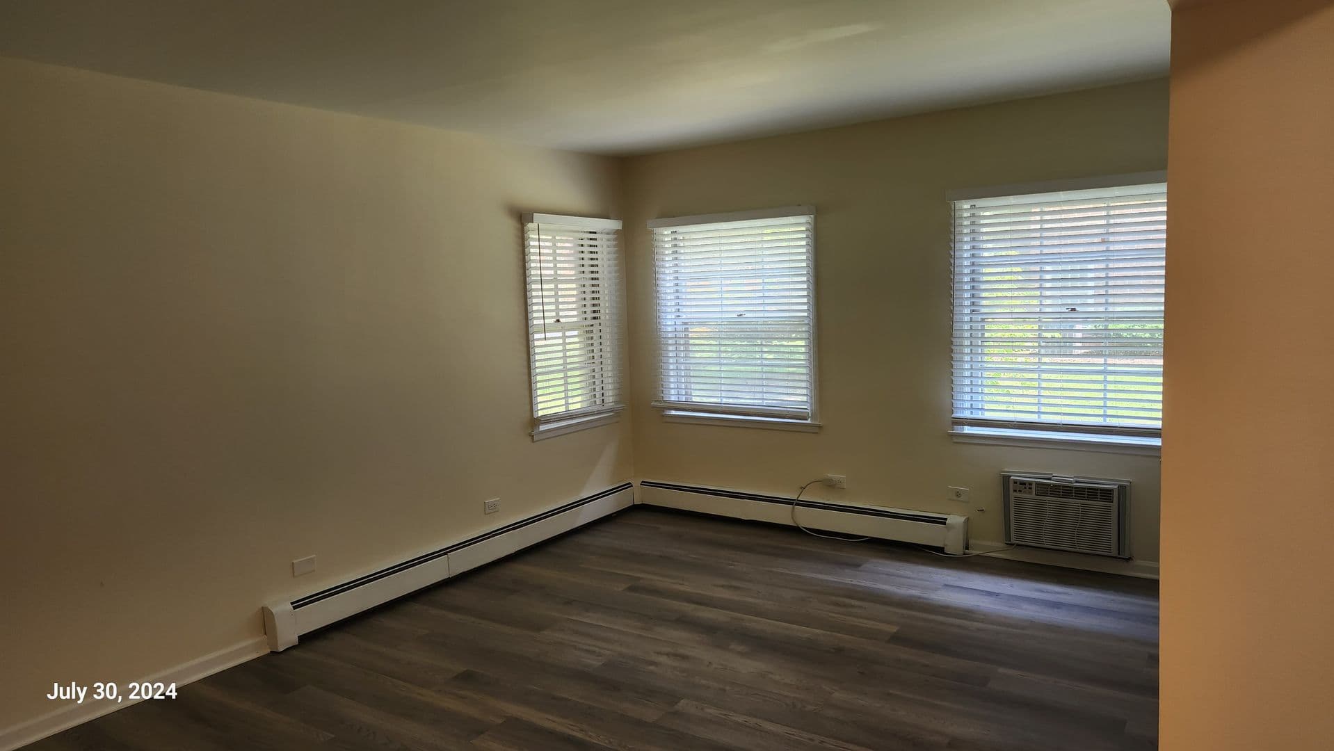 Evanston Apartment: 2620 Central St.
