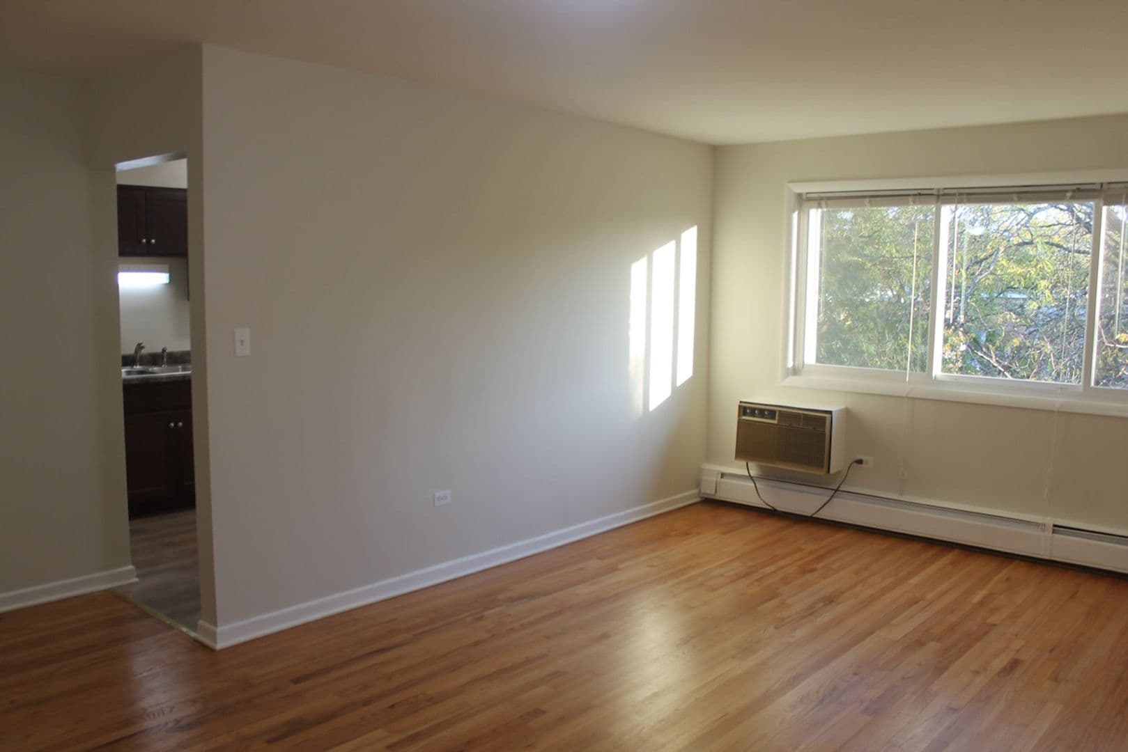 Evanston Apartment: 1507-25 Howard Street