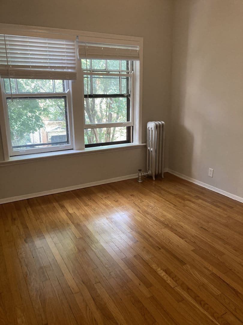 Chicago Apartment: 7064-7074 N Ashland Ave