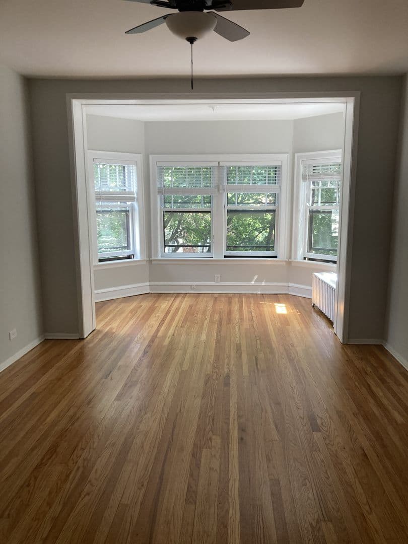 Chicago Apartment: 7064-7074 N Ashland Ave