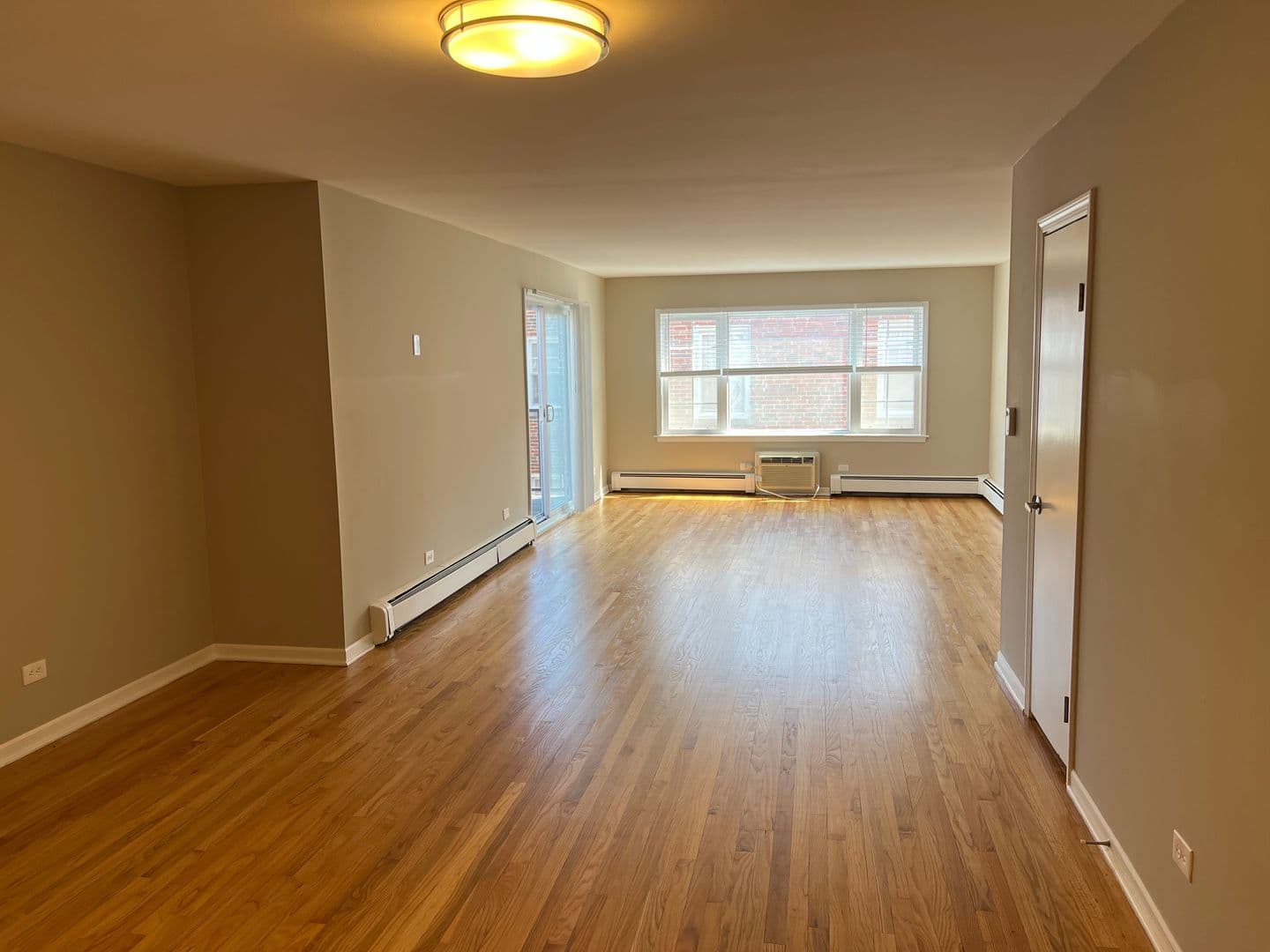 Evanston Apartment: 2620 Central St.