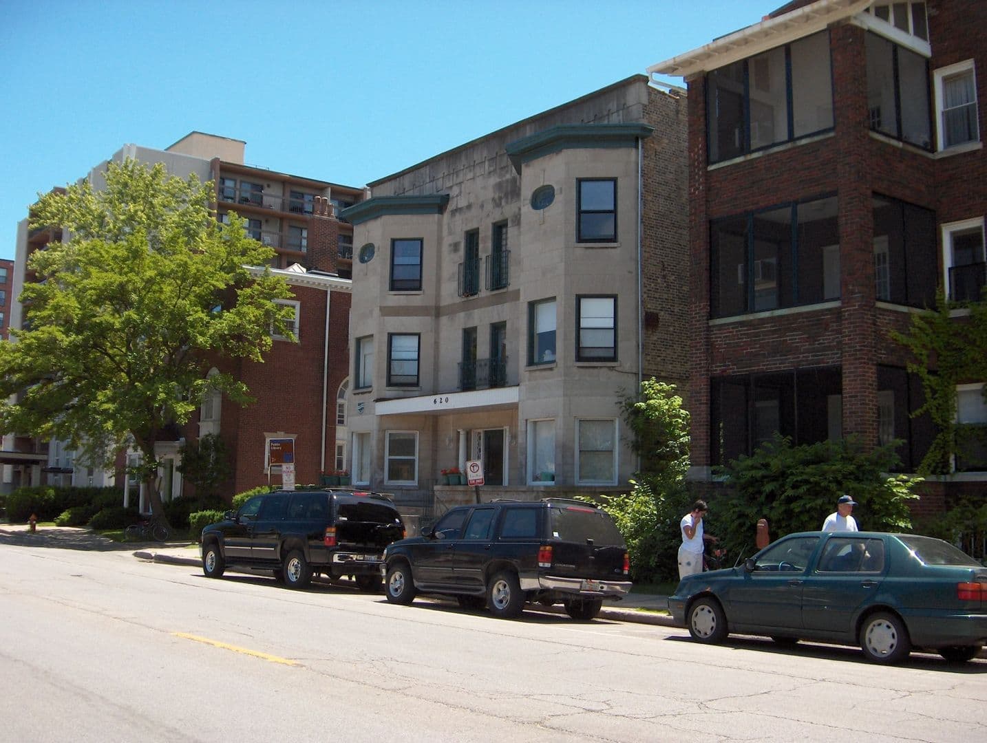 Evanston Apartment: 618-20 Clark Street
