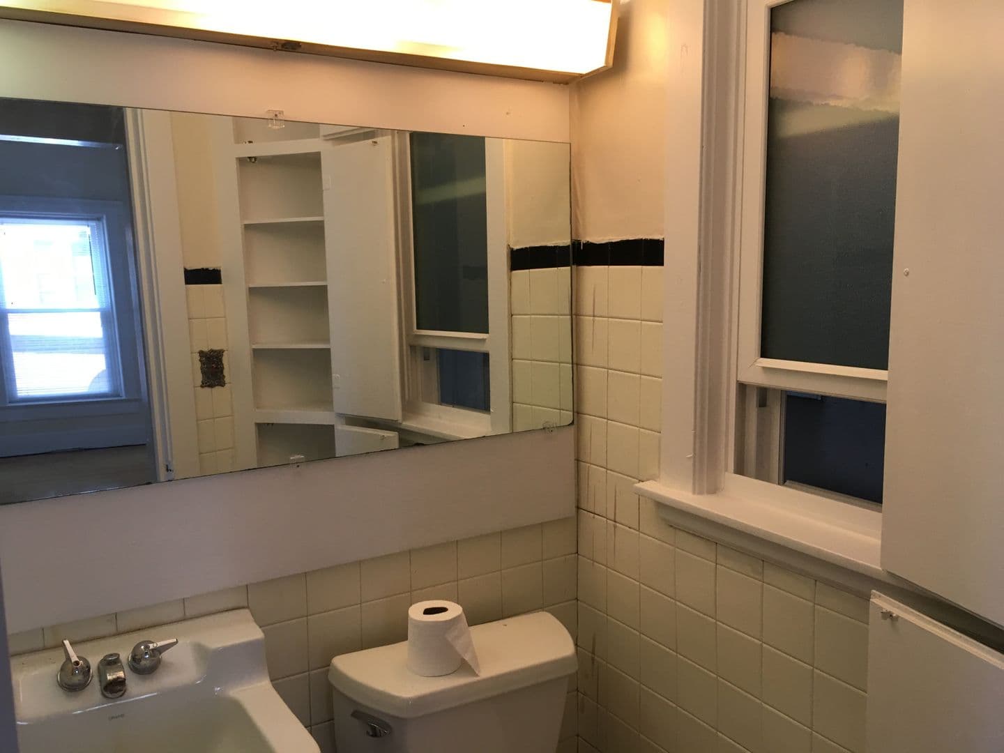 Evanston Apartment: 618-20 Clark Street