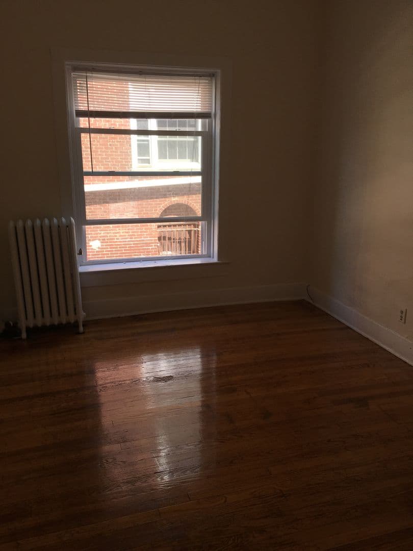 Evanston Apartment: 618-20 Clark Street