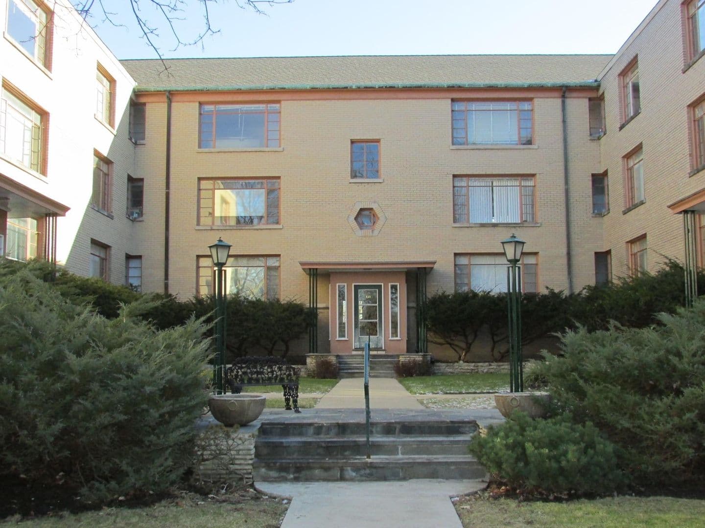 Wilmette Apartment: 418-22 5th Street