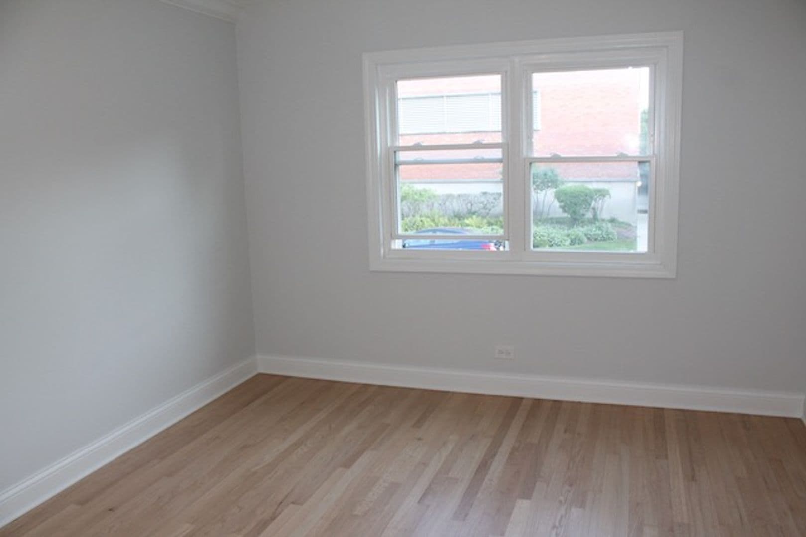 Evanston Apartment: 419 Ridge Ave