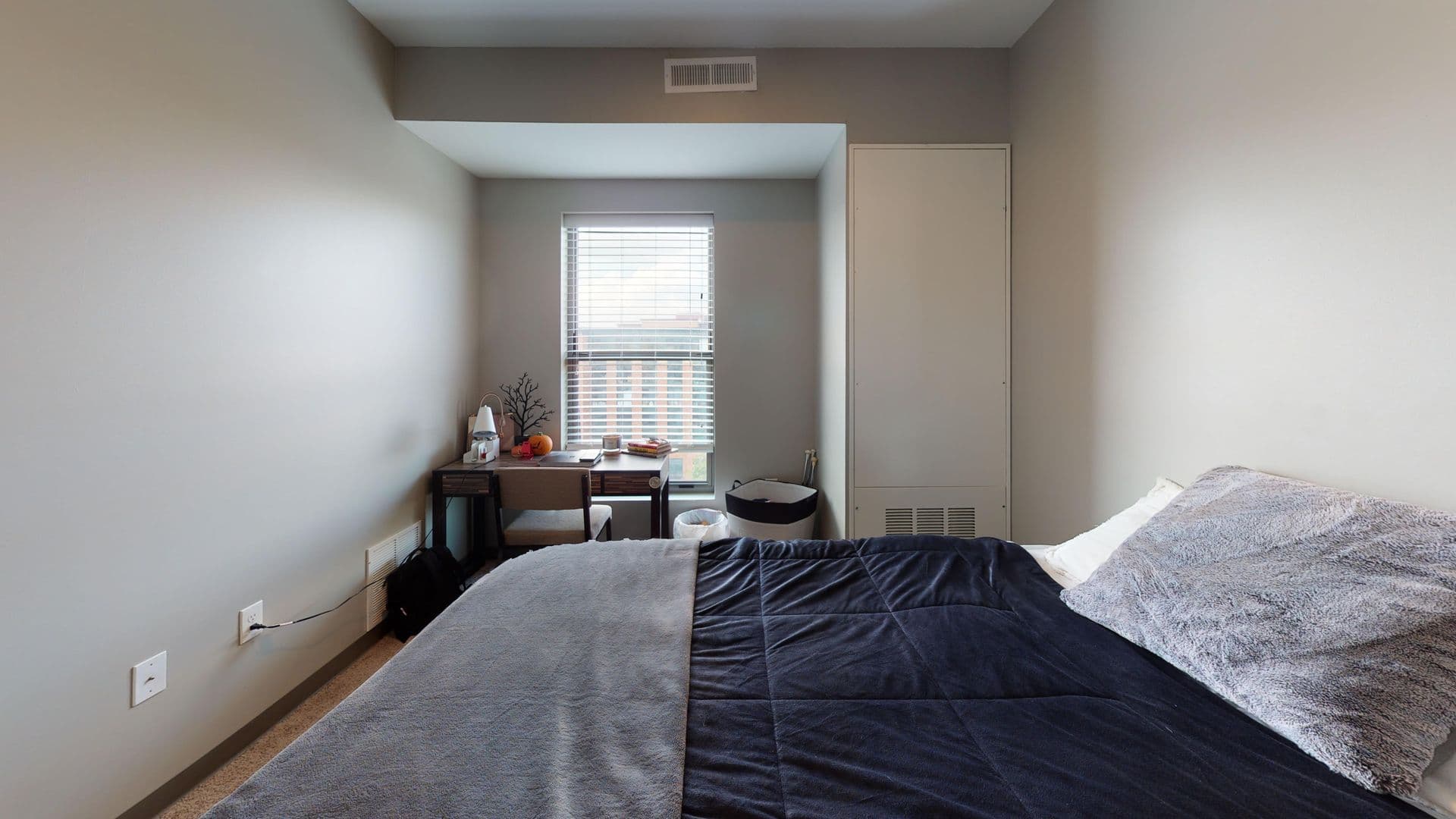 Columbus Apartment: 15 E Lane Ave