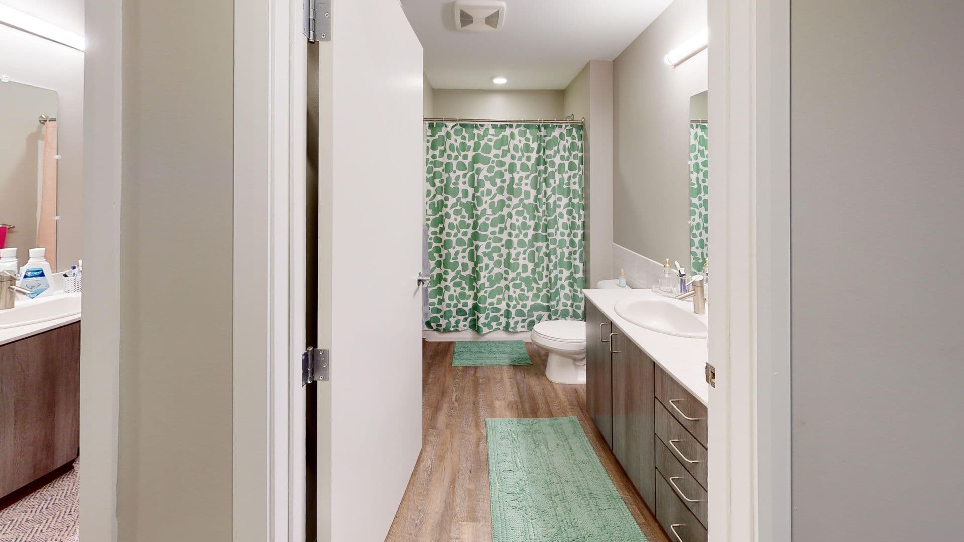 Columbus Apartment: 15 E Lane Ave