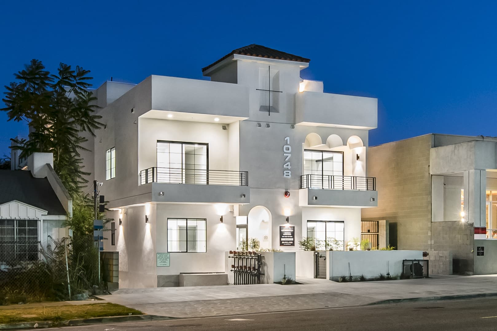 Los Angeles Apartment: 10748 Riverside Dr.