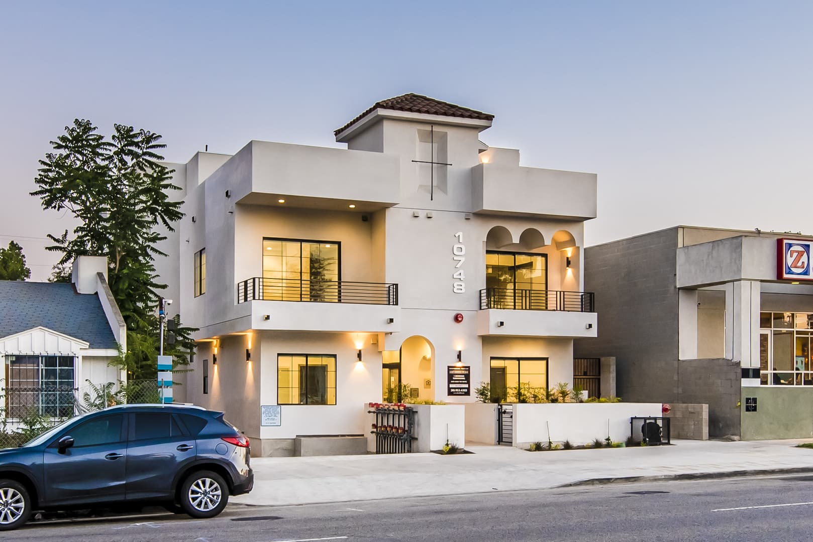 Los Angeles Apartment: 10748 Riverside Dr.