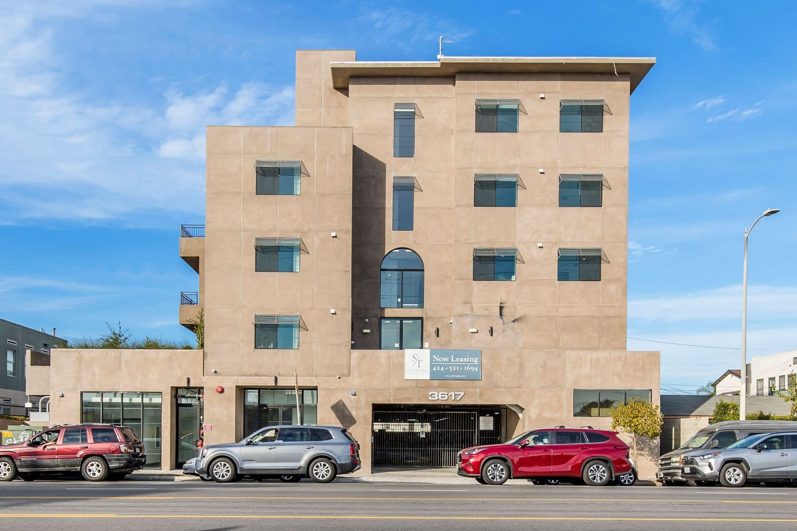 Los Angeles Apartment: 3617 Venice Blvd