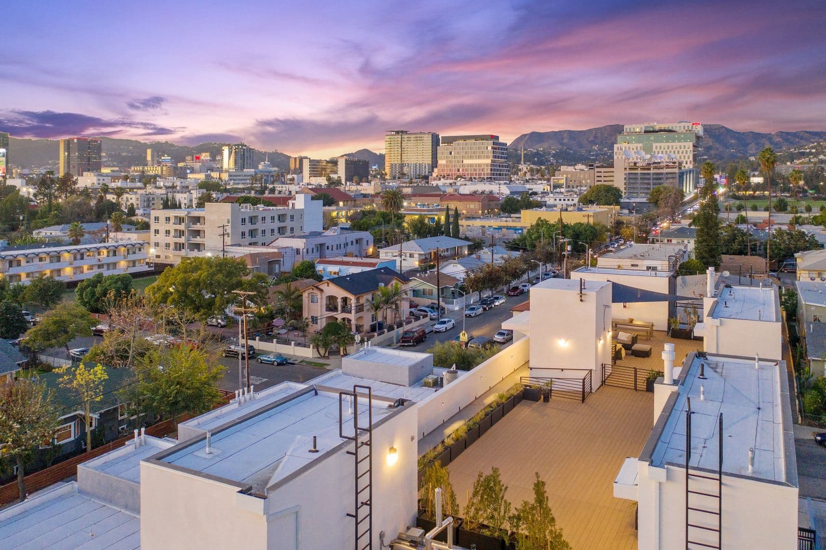 Los Angeles Apartment: 5750 Lexington Avenue