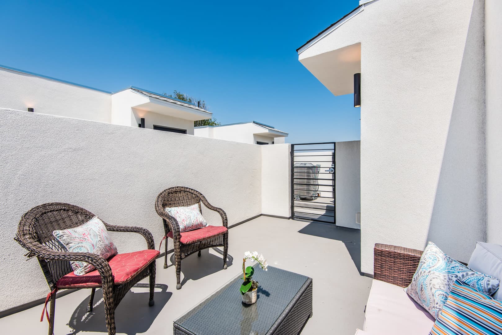 Culver City Apartment: 5036 S. Slauson Ave