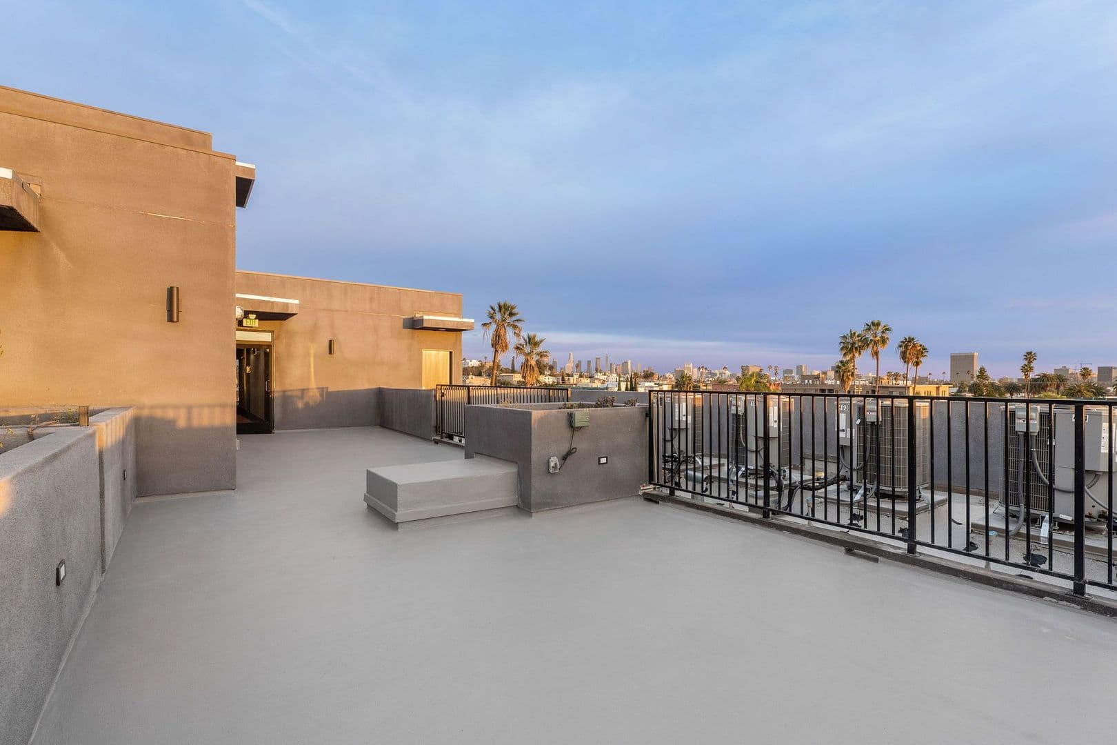 Los Angeles Apartment: 641 N Hobart Blvd