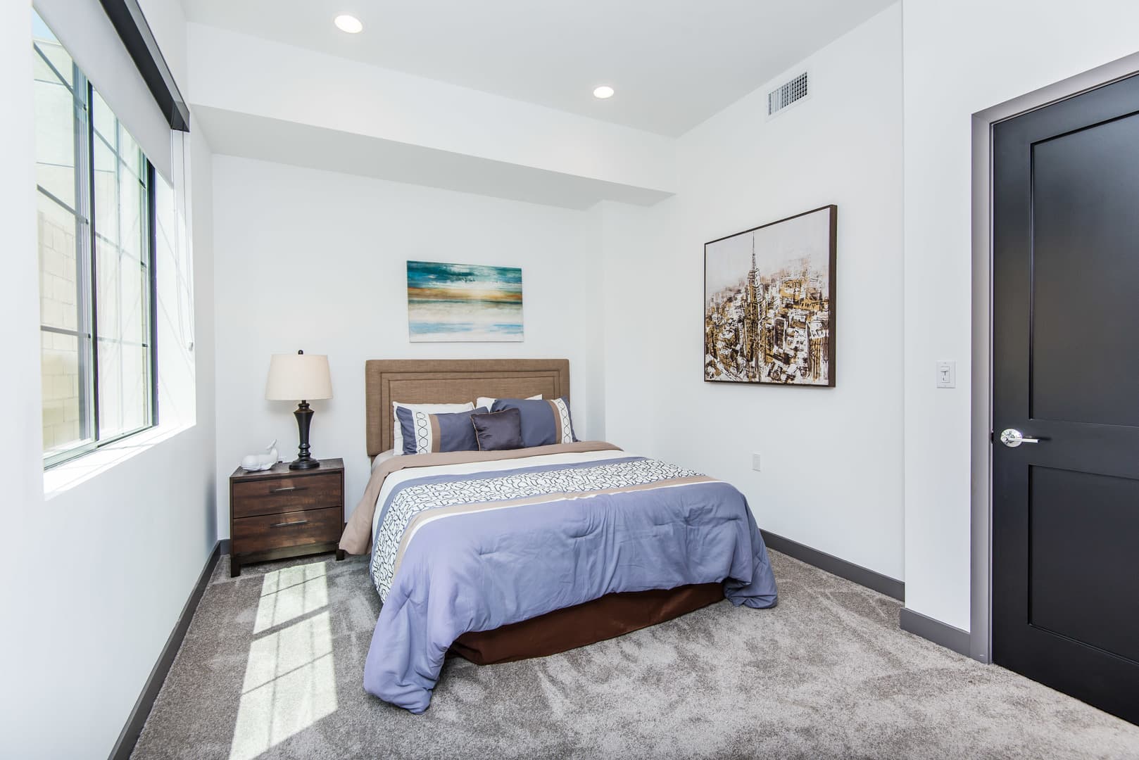 Los Angeles Apartment: 10748 Riverside Dr.