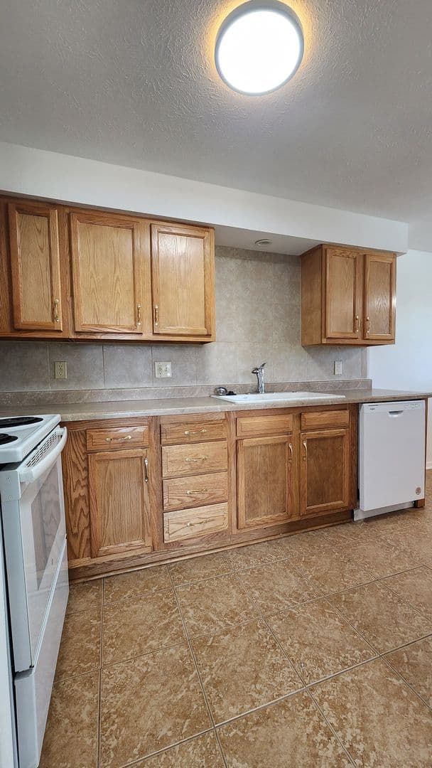Omaha Apartment: C/O Schwalb Realty