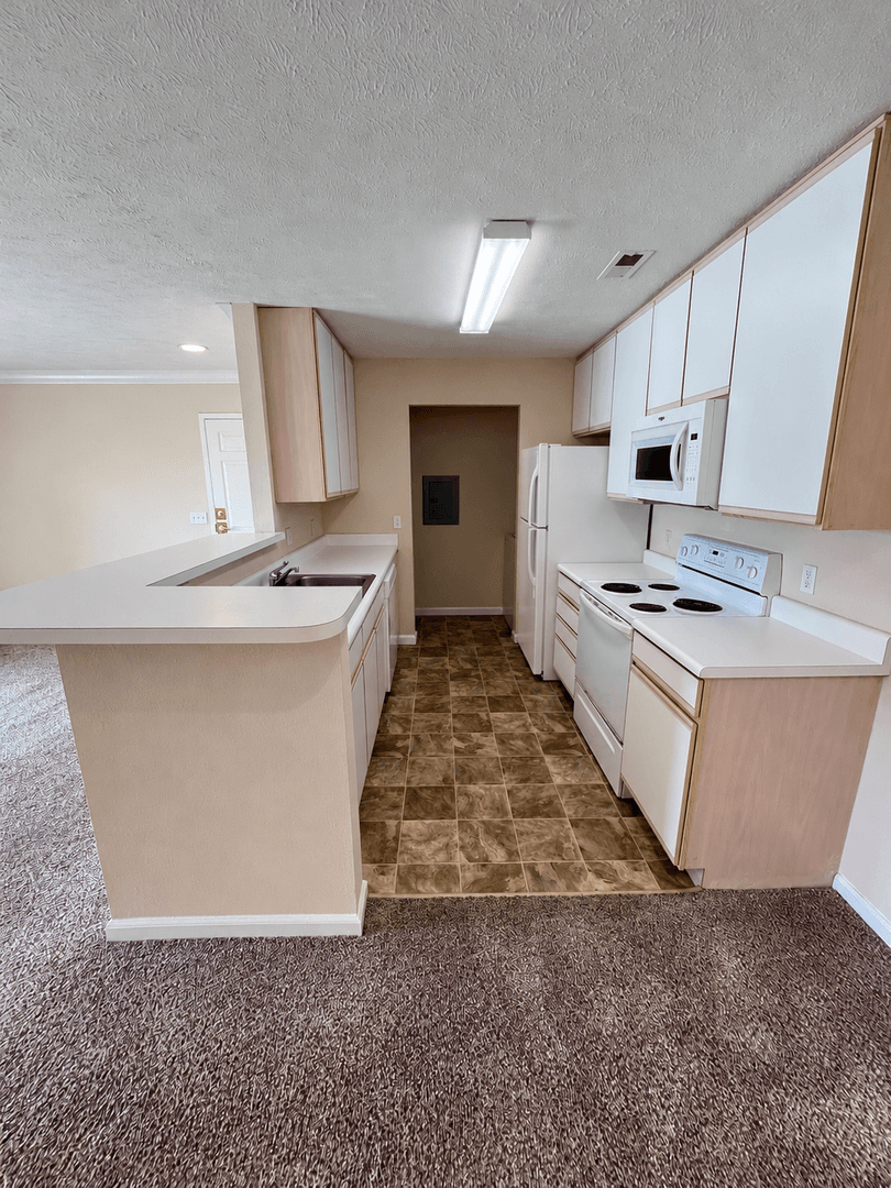OMAHA Apartment: HILLSBOROUGH POINTE