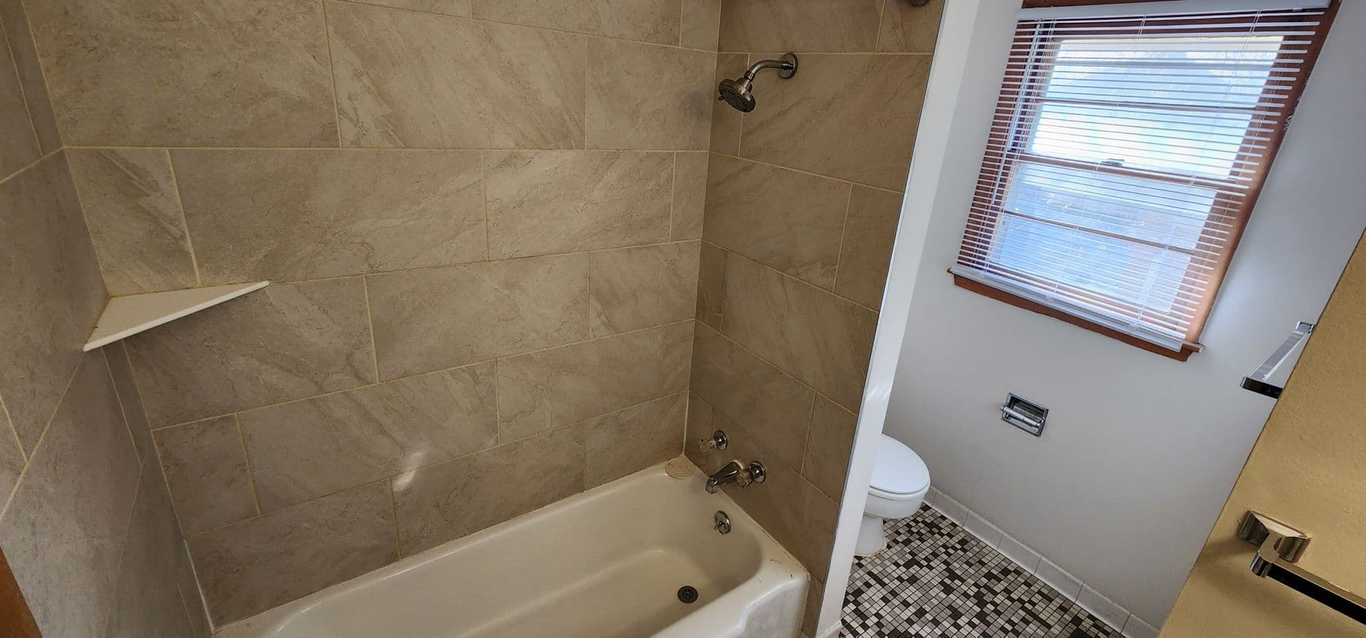 Omaha Apartment: 4955-4957 Cuming Street