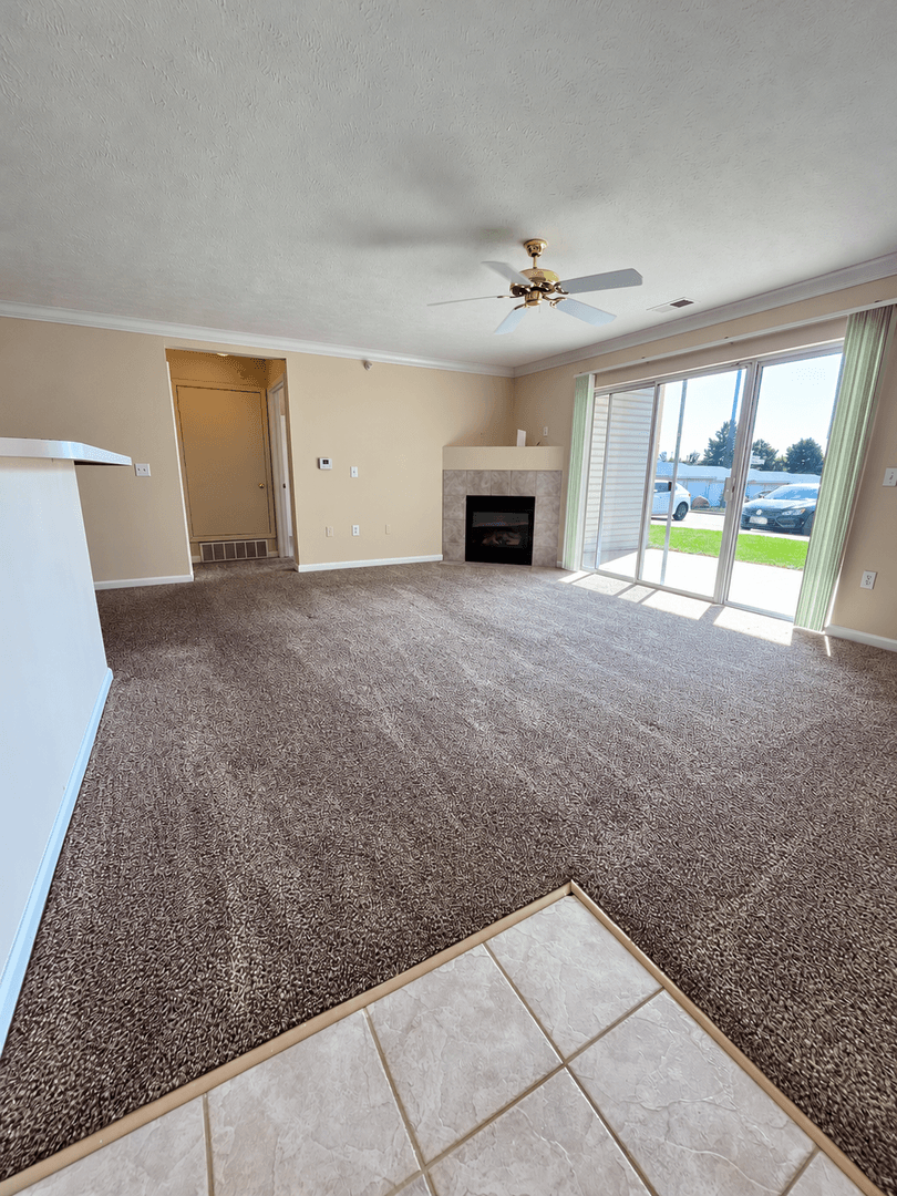 OMAHA Apartment: HILLSBOROUGH POINTE
