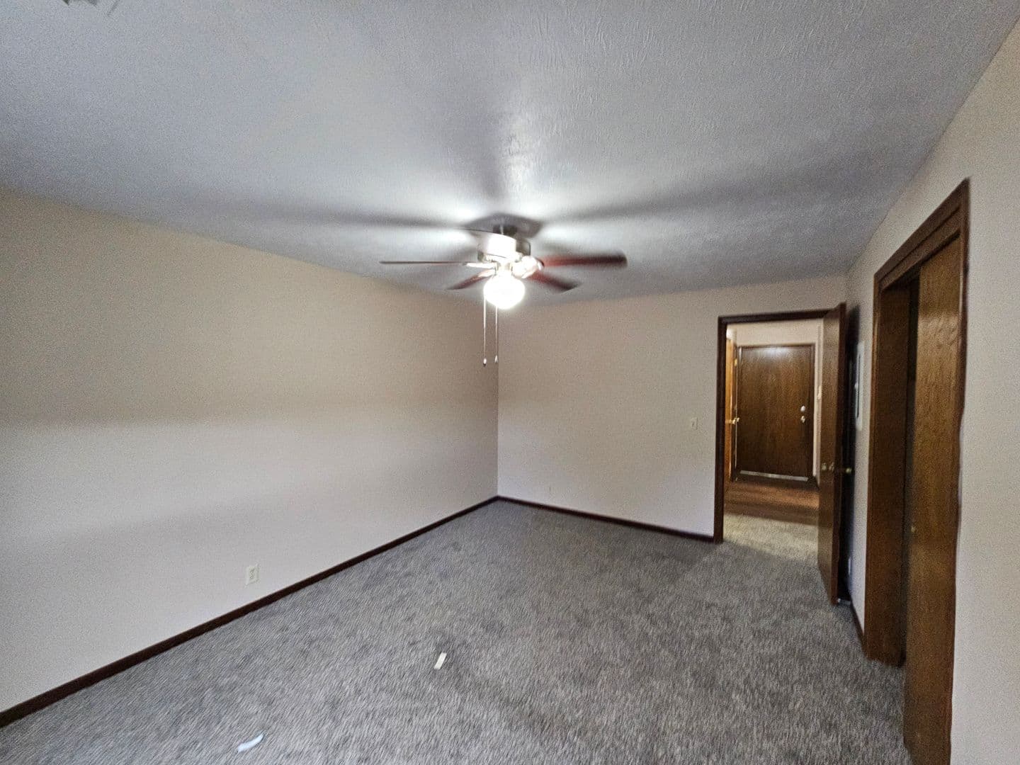OMAHA Apartment: CHARTER OAK II