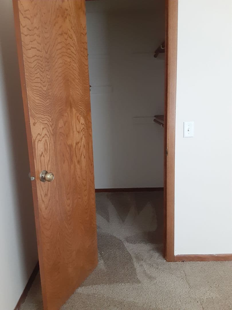 OMAHA Apartment: ARBOR PLACE