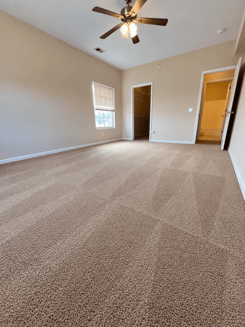 OMAHA Apartment: HILLSBOROUGH POINTE