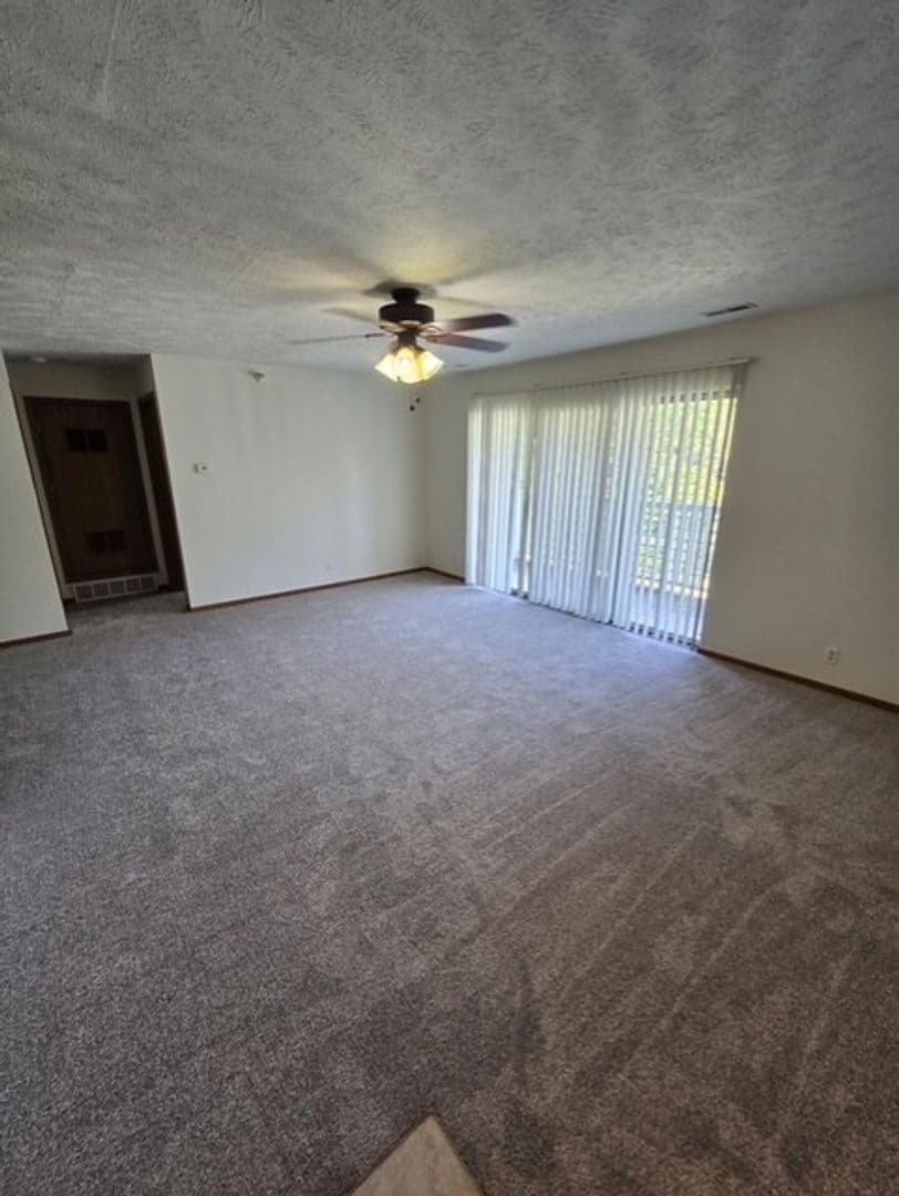 OMAHA Apartment: STONEGATE