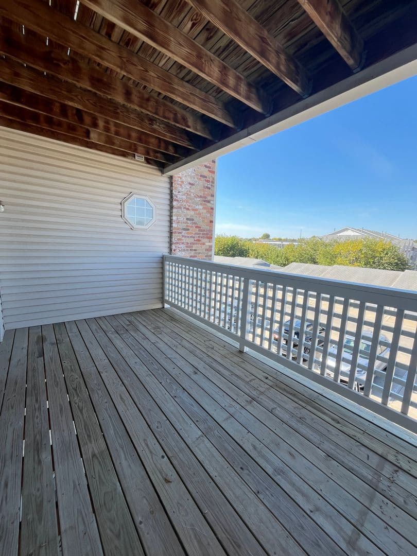 OMAHA Apartment: HILLSBOROUGH POINTE