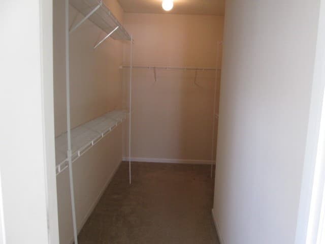 OMAHA Apartment: HILLSBOROUGH POINTE