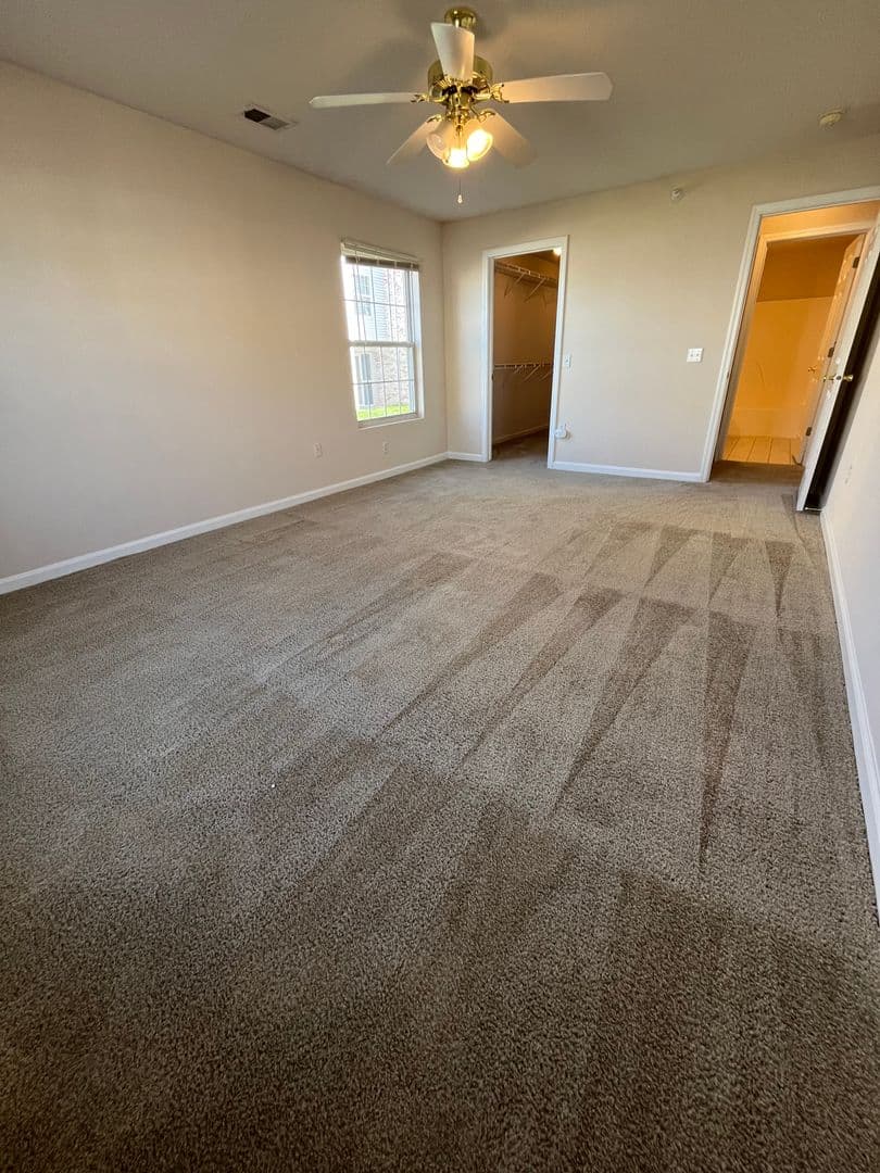 OMAHA Apartment: HILLSBOROUGH POINTE
