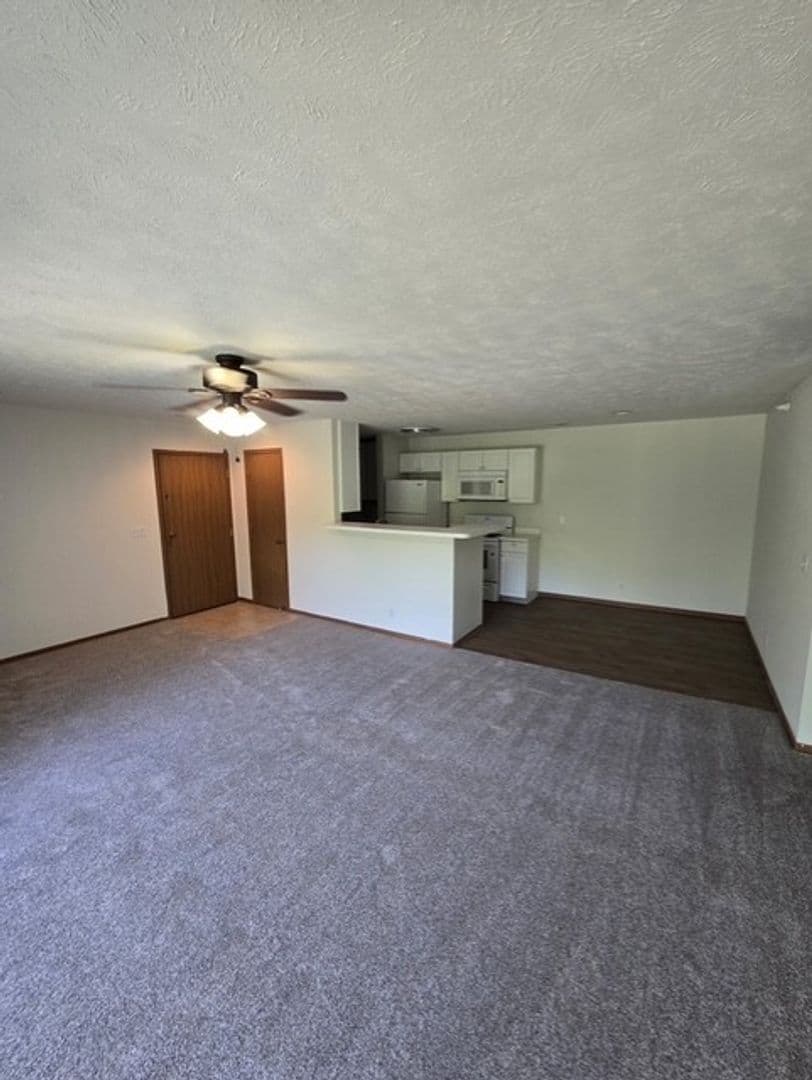 OMAHA Apartment: STONEGATE