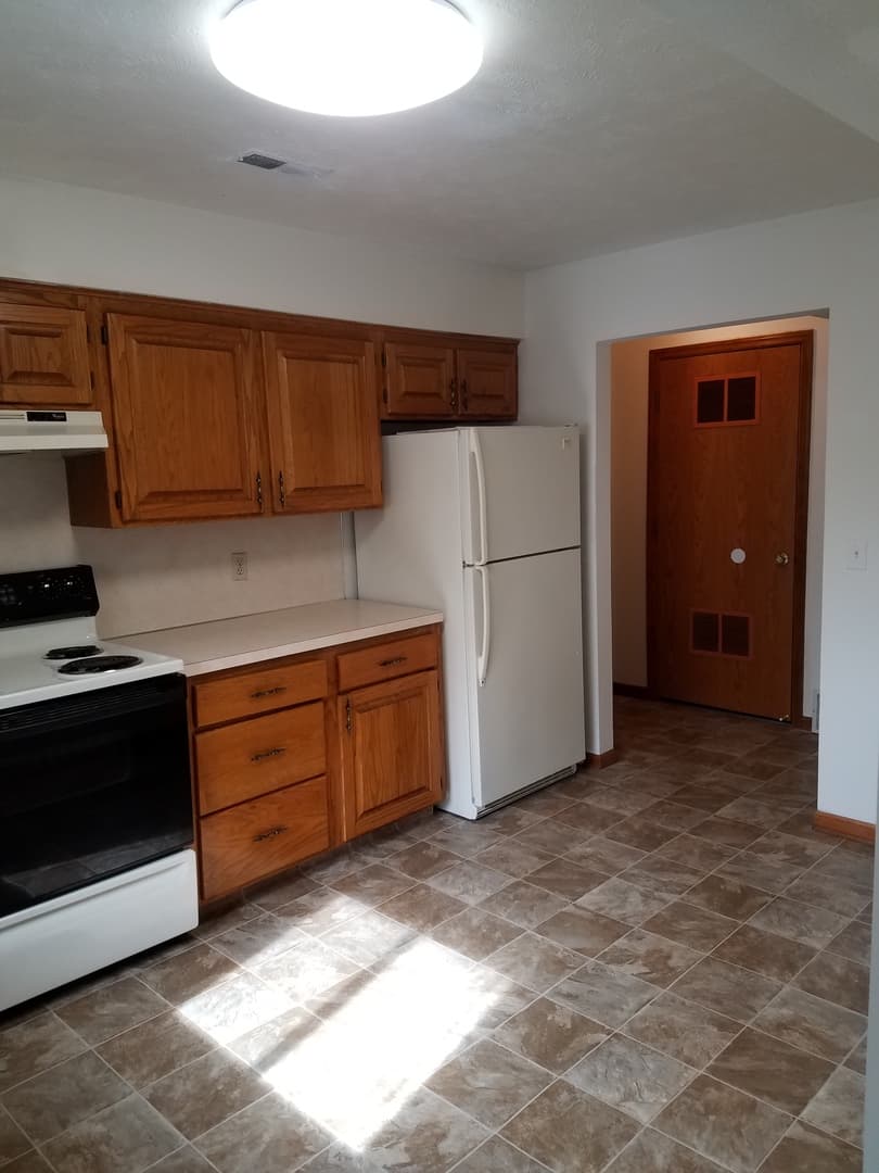 OMAHA Apartment: CRYER PLACE