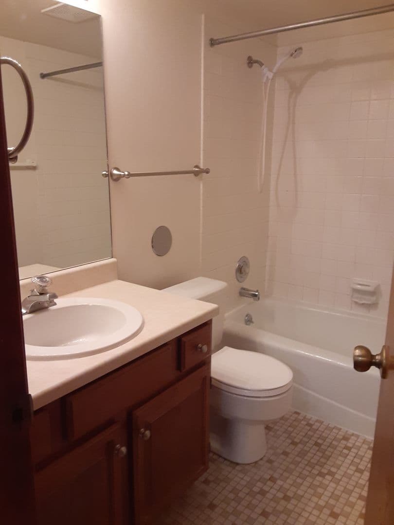 OMAHA Apartment: ARBOR PLACE
