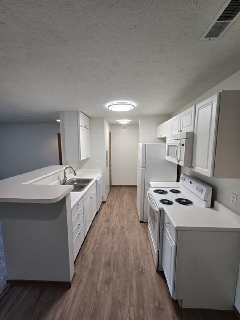 OMAHA Apartment: STONEGATE
