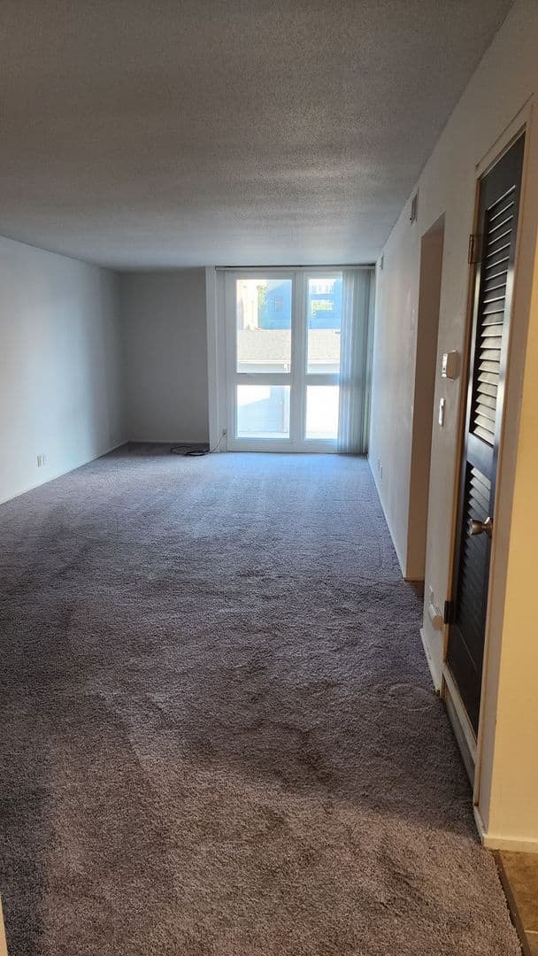 Omaha Apartment: 3724 Jackson Street