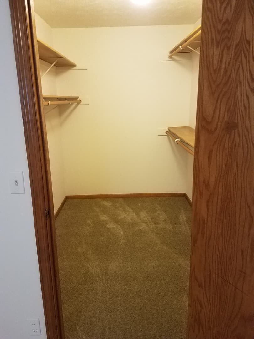 OMAHA Apartment: CRYER PLACE