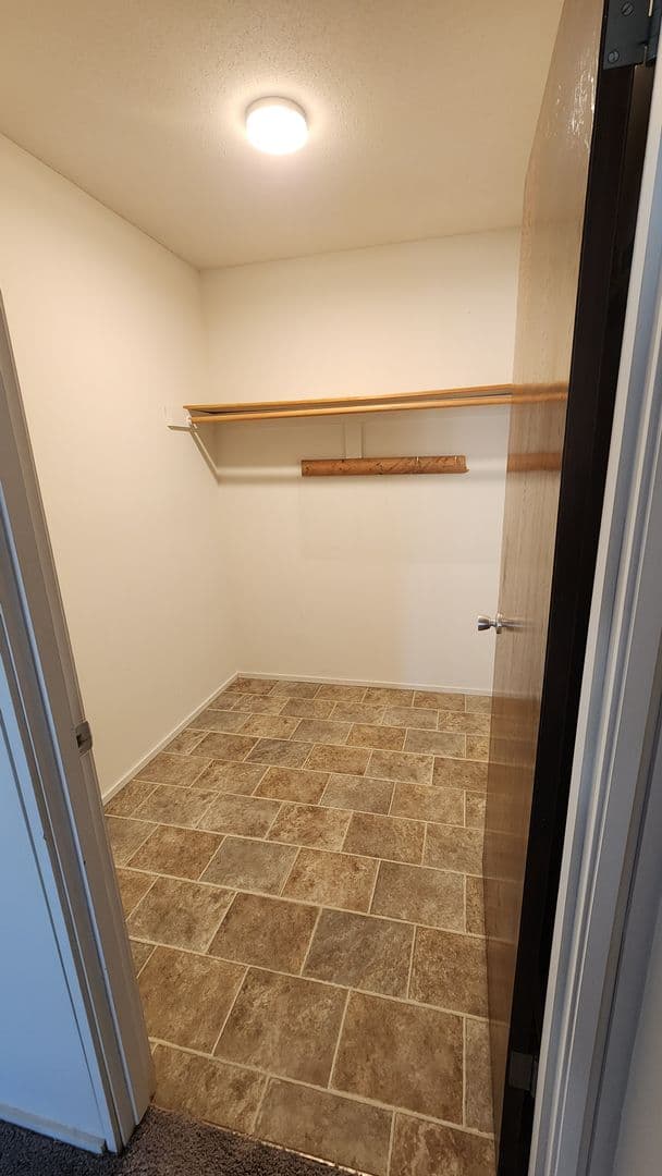 Omaha Apartment: 3724 Jackson Street