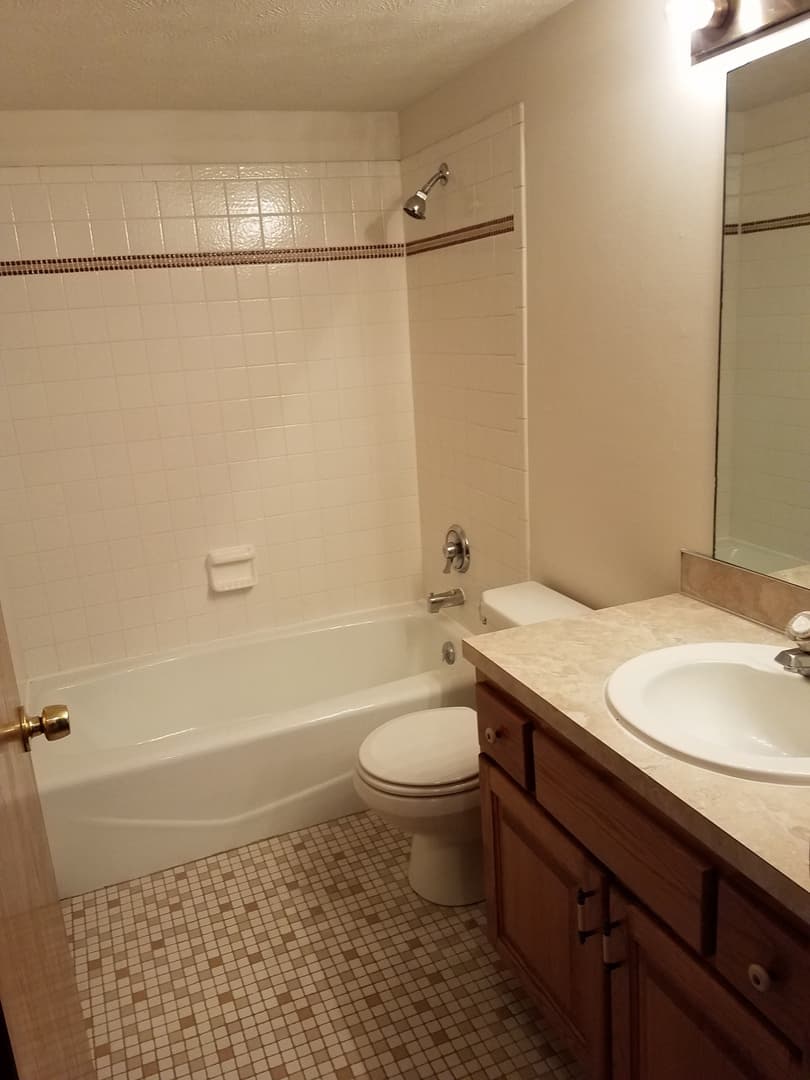 OMAHA Apartment: CRYER PLACE