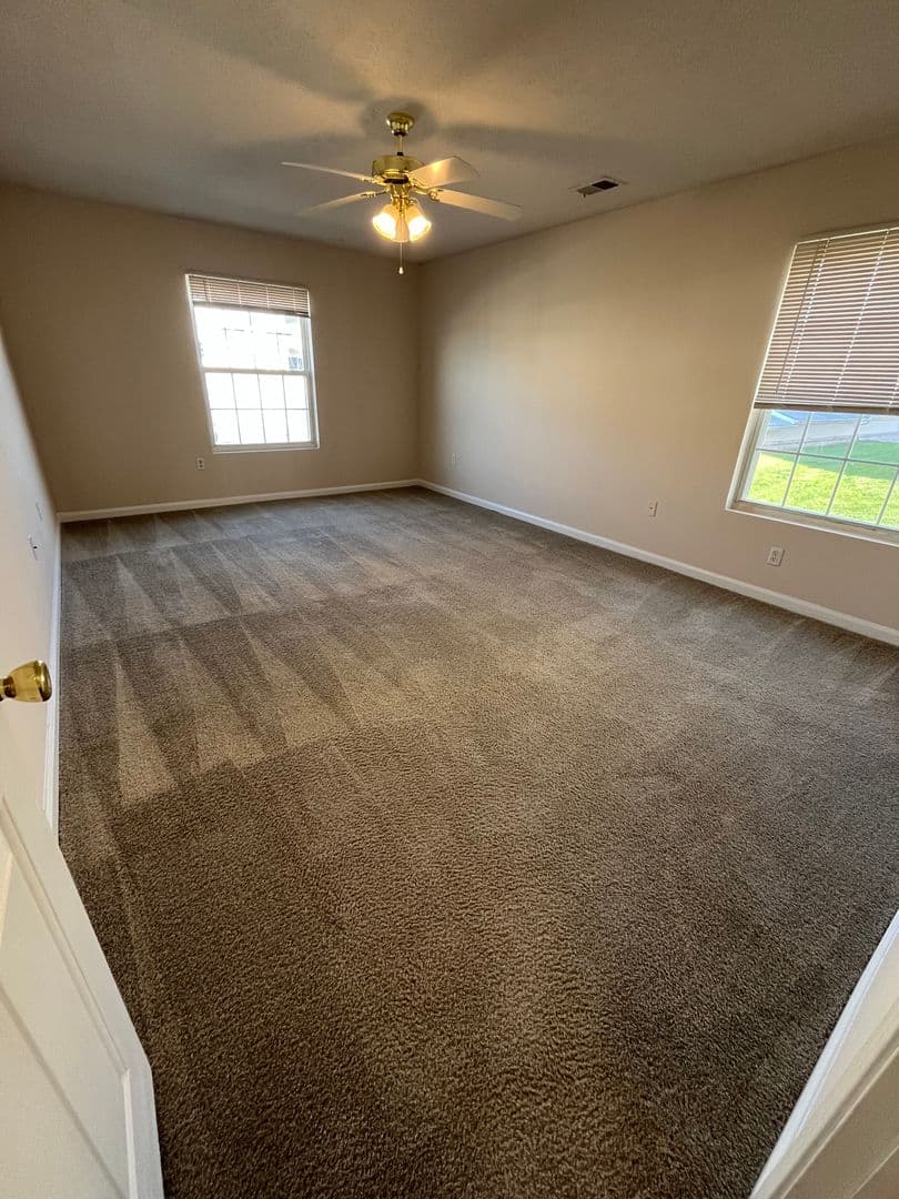 OMAHA Apartment: HILLSBOROUGH POINTE