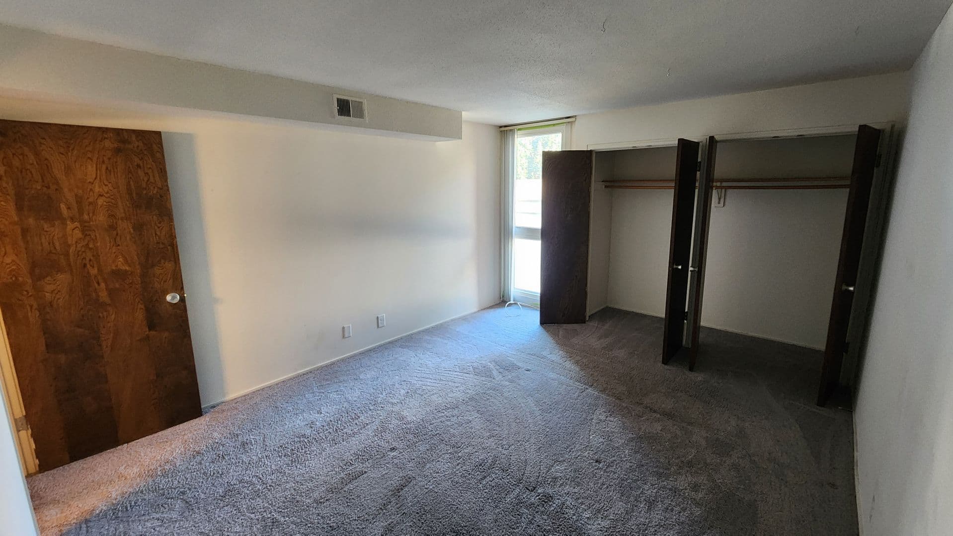 Omaha Apartment: 3724 Jackson Street